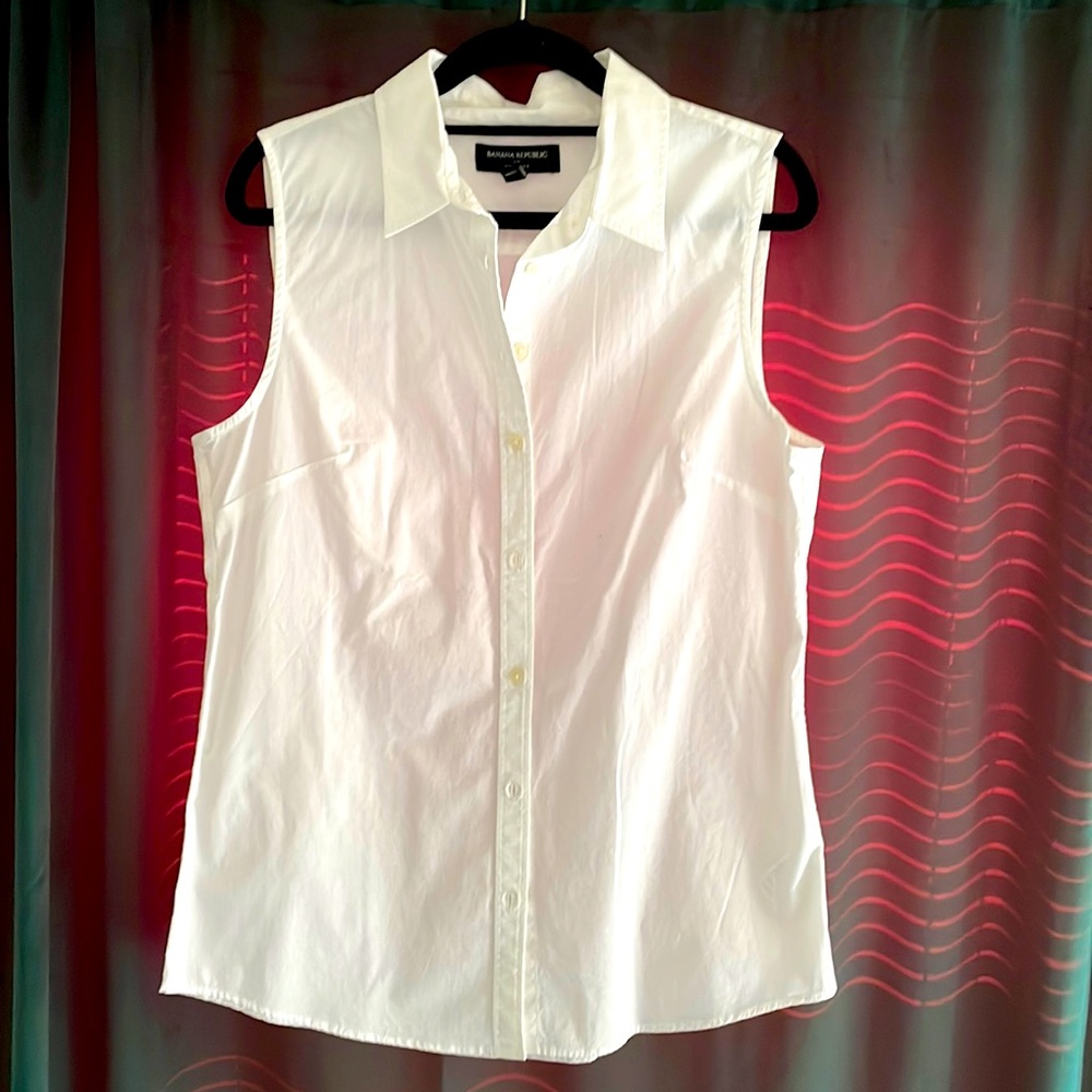 Banana Republic Women’s Sleeveless Blouse